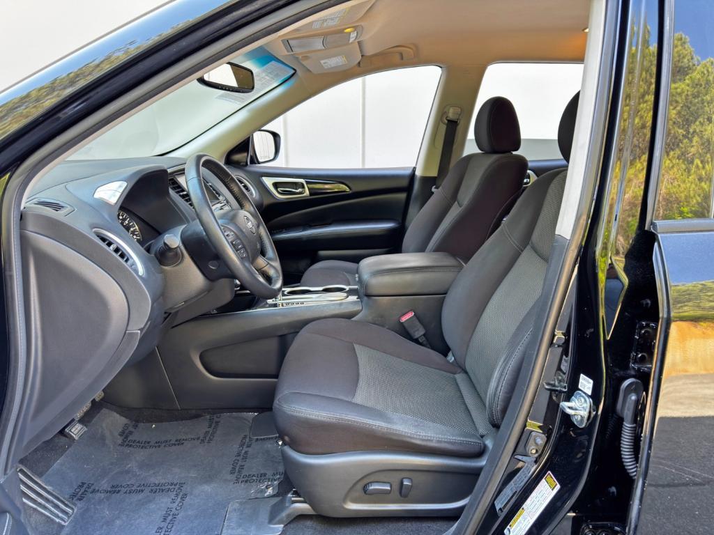 used 2020 Nissan Pathfinder car, priced at $11,000