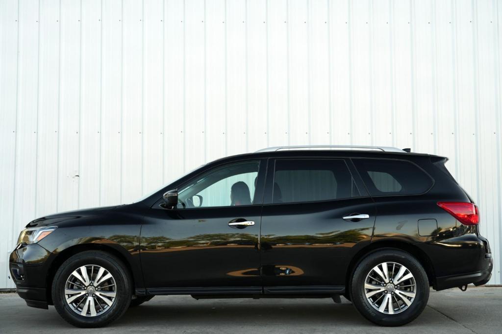 used 2020 Nissan Pathfinder car, priced at $11,000