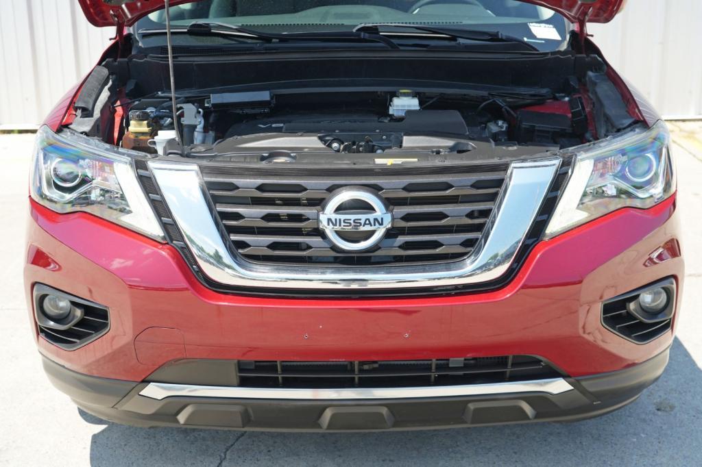 used 2018 Nissan Pathfinder car