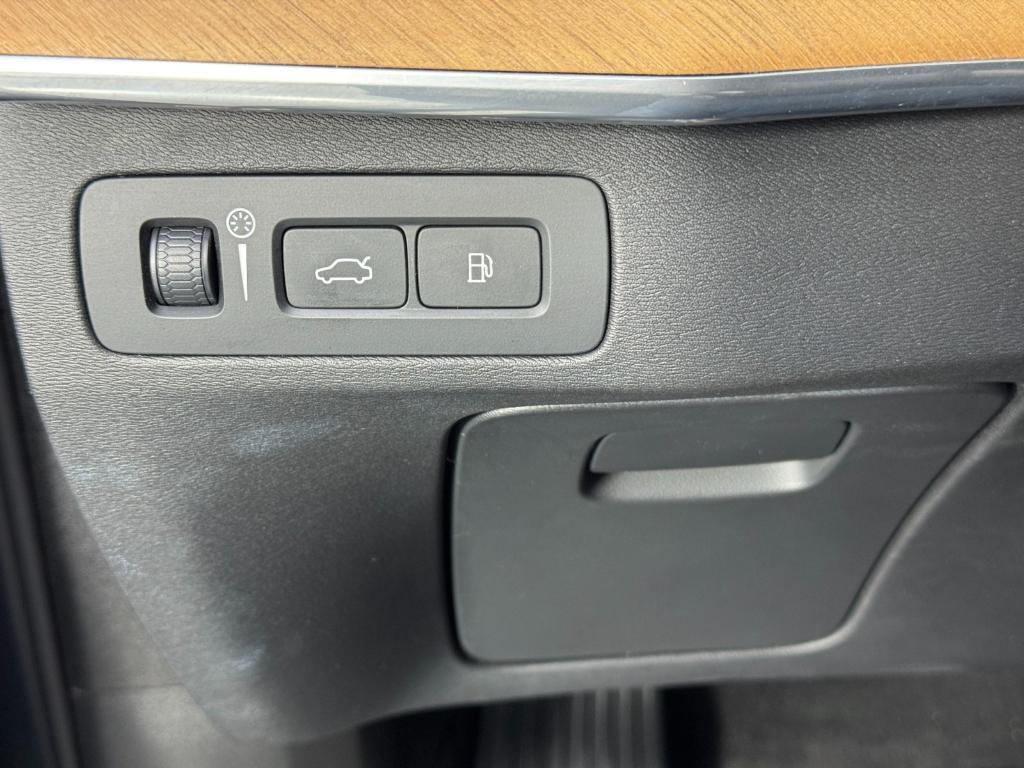 used 2018 Volvo XC90 Hybrid car, priced at $24,000