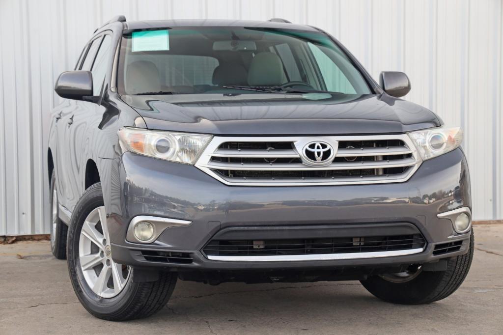 used 2011 Toyota Highlander car, priced at $8,000