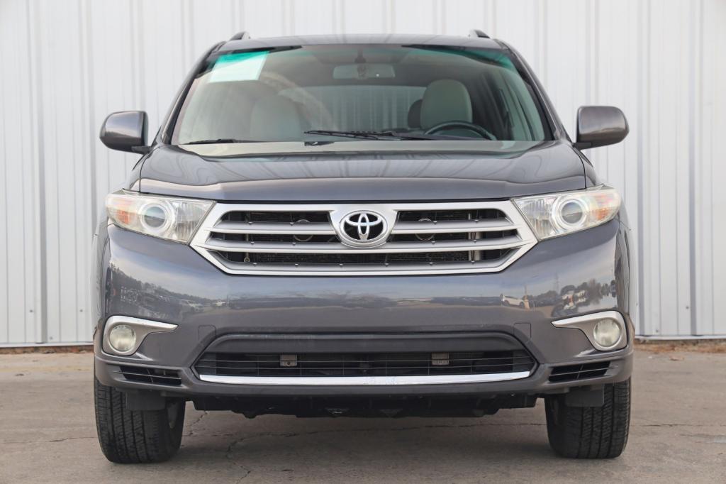 used 2011 Toyota Highlander car, priced at $8,000