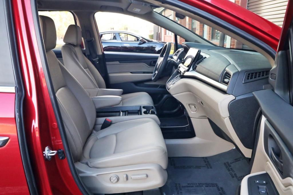 used 2023 Honda Odyssey car, priced at $31,000