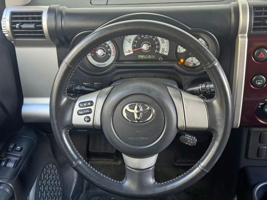 used 2007 Toyota FJ Cruiser car, priced at $9,000