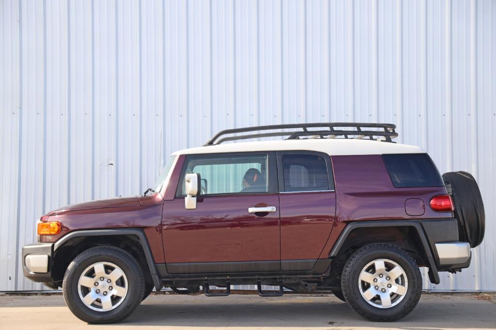 used 2007 Toyota FJ Cruiser car, priced at $9,000