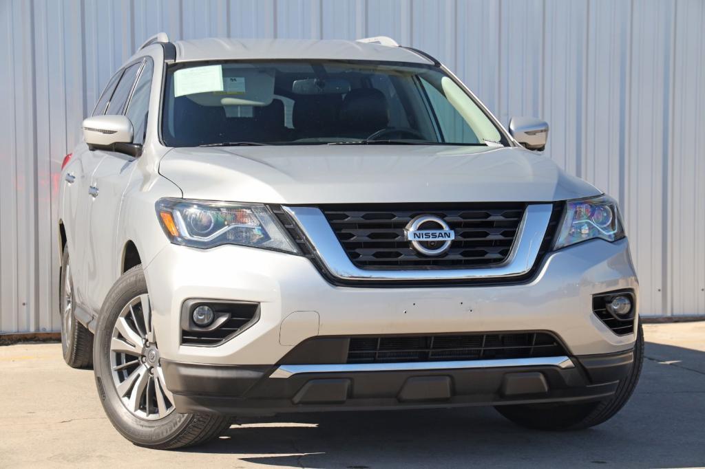 used 2020 Nissan Pathfinder car, priced at $19,000