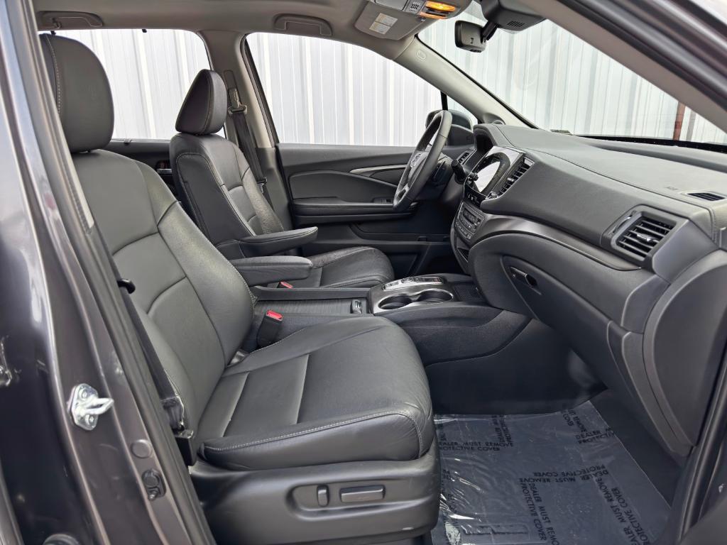 used 2022 Honda Pilot car, priced at $31,000