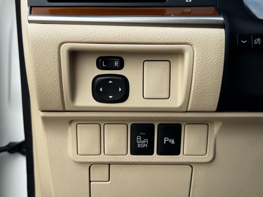 used 2013 Lexus ES 300h car, priced at $7,500