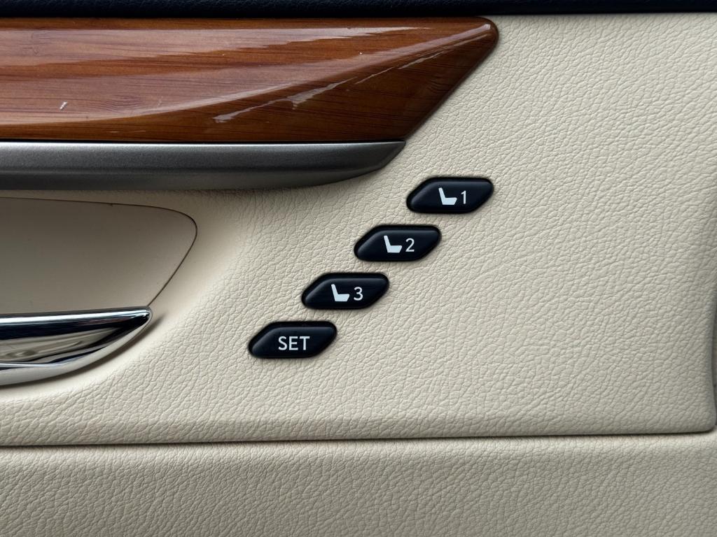 used 2013 Lexus ES 300h car, priced at $7,500