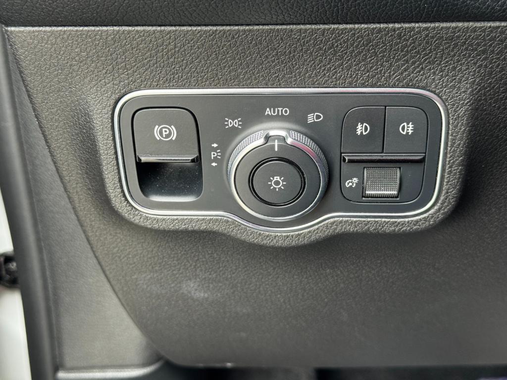 used 2020 Mercedes-Benz GLB 250 car, priced at $21,000