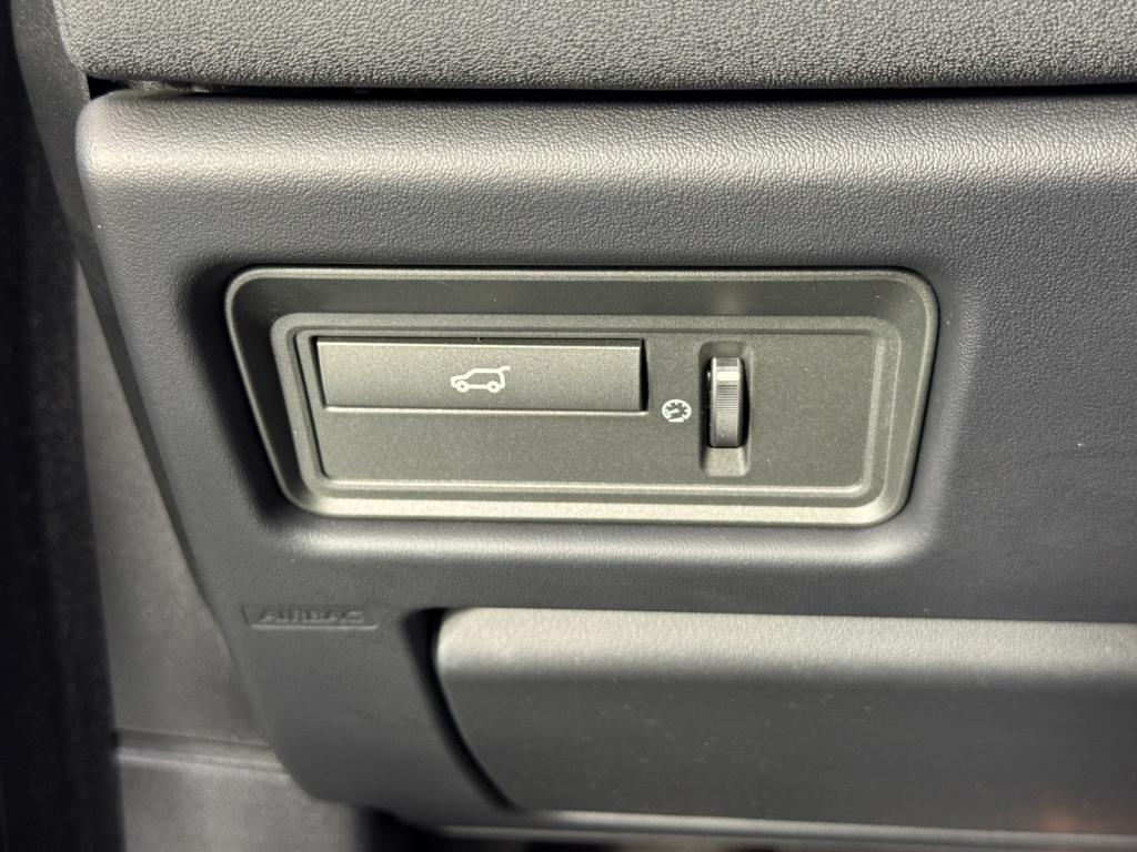 used 2013 Land Rover Range Rover Evoque car, priced at $10,000