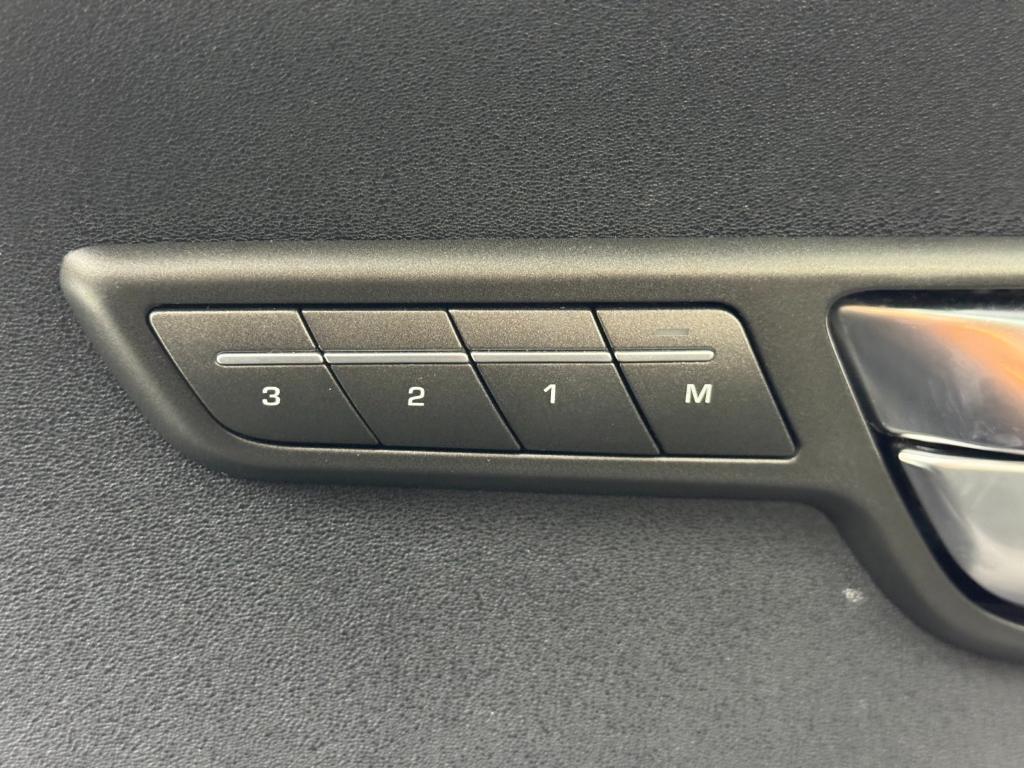 used 2013 Land Rover Range Rover Evoque car, priced at $10,000