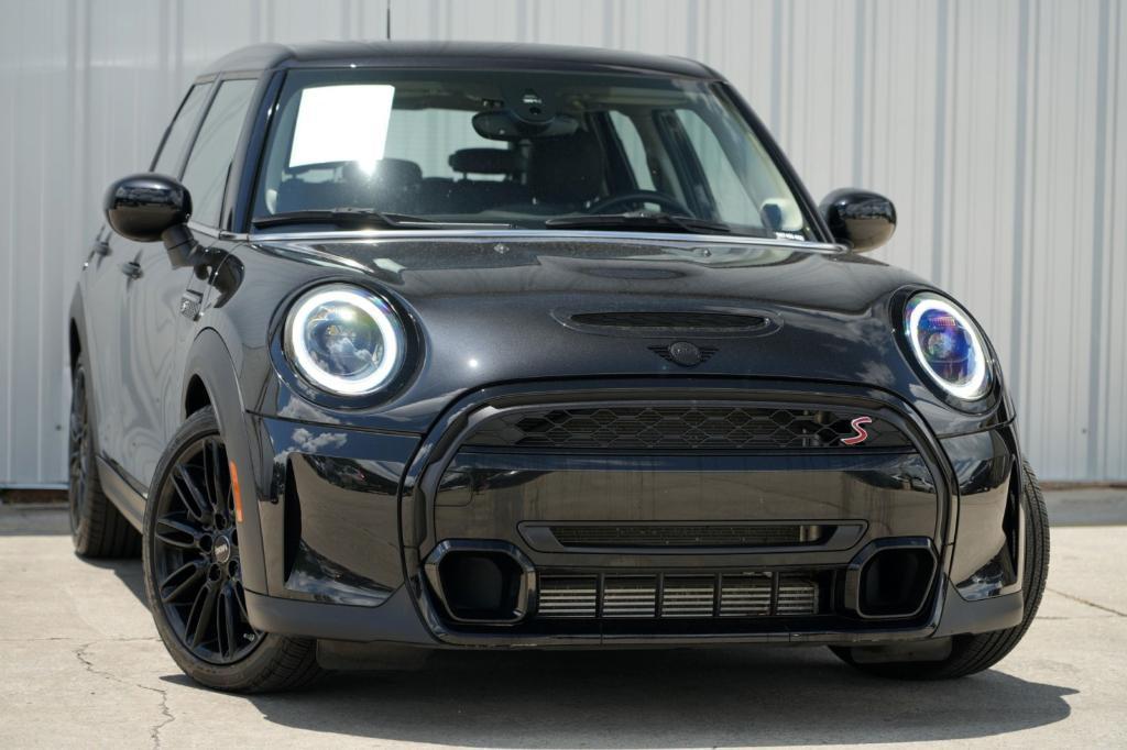 used 2023 MINI Hardtop car, priced at $22,500