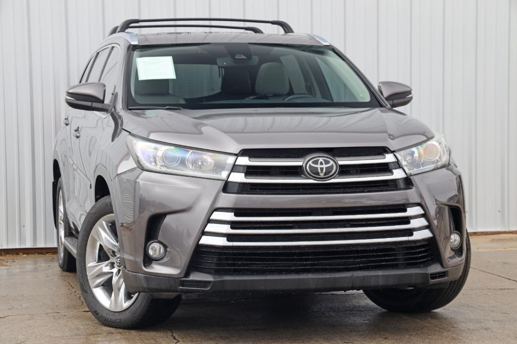 used 2017 Toyota Highlander car, priced at $16,500