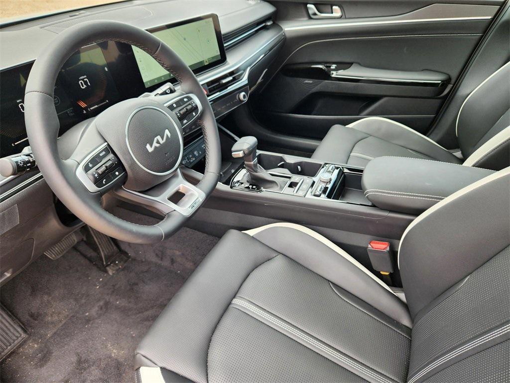 new 2025 Kia K5 car, priced at $28,543