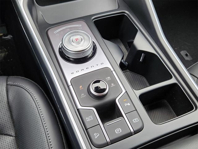 new 2025 Kia Sorento Hybrid car, priced at $39,003