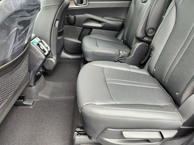 new 2025 Kia Sorento Hybrid car, priced at $39,003