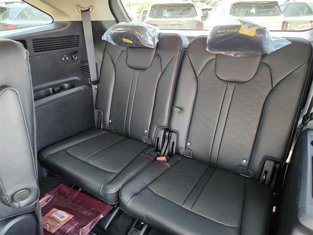 new 2025 Kia Sorento car, priced at $39,408