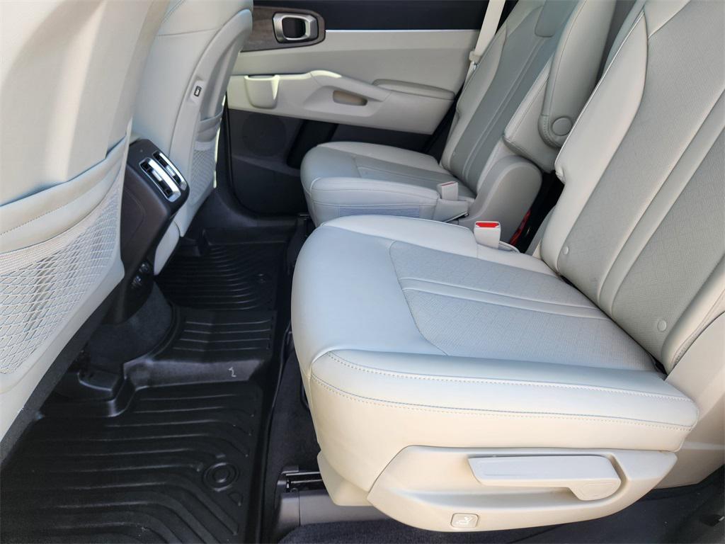 used 2022 Kia Sorento car, priced at $30,586
