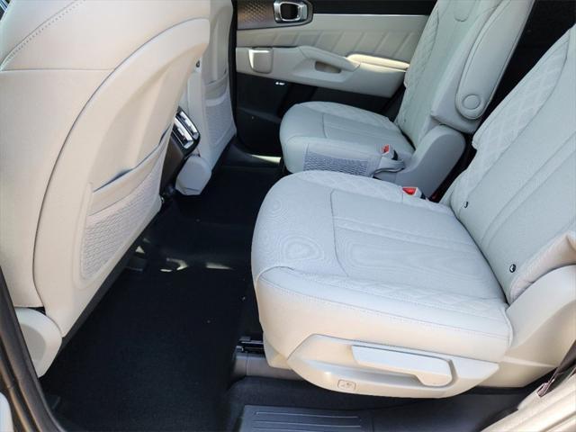 new 2025 Kia Sorento Hybrid car, priced at $48,305