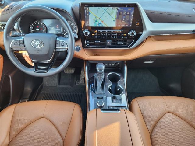 used 2021 Toyota Highlander car, priced at $39,994