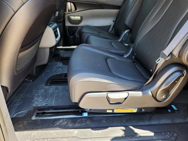new 2025 Kia Carnival car, priced at $39,392