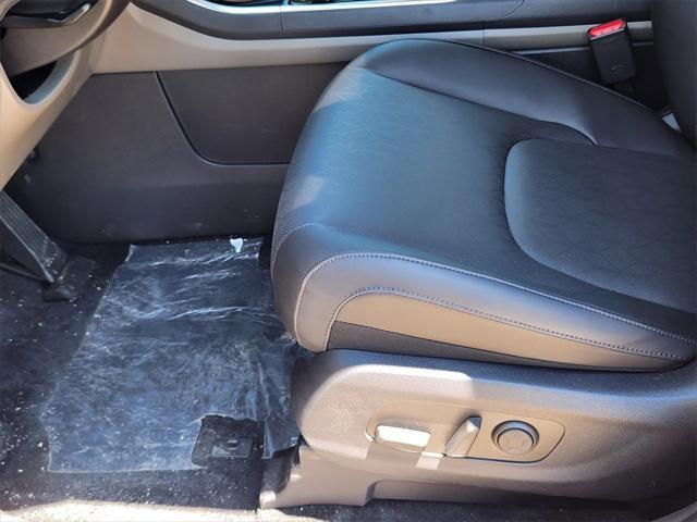 new 2025 Kia Carnival car, priced at $42,354