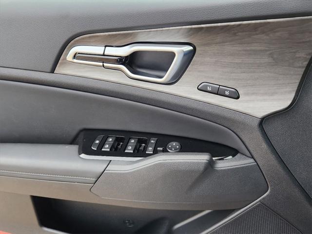 new 2025 Kia Sportage car, priced at $35,852