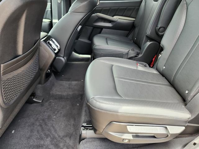 new 2025 Kia Sorento car, priced at $42,016