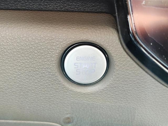 new 2025 Kia Carnival car, priced at $38,622