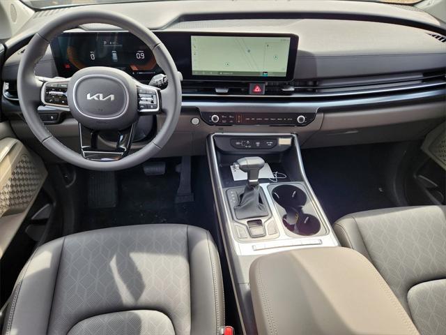 new 2025 Kia Carnival car, priced at $38,622