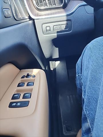 used 2022 Volvo XC60 Recharge Plug-In Hybrid car, priced at $45,322