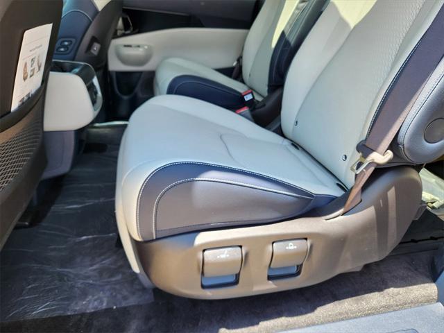 new 2025 Kia Carnival Hybrid car, priced at $46,505