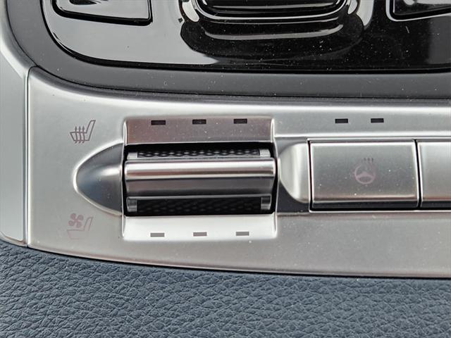 new 2025 Kia Carnival car, priced at $50,225