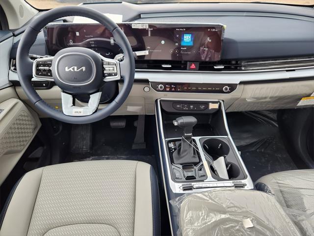 new 2025 Kia Carnival car, priced at $50,225