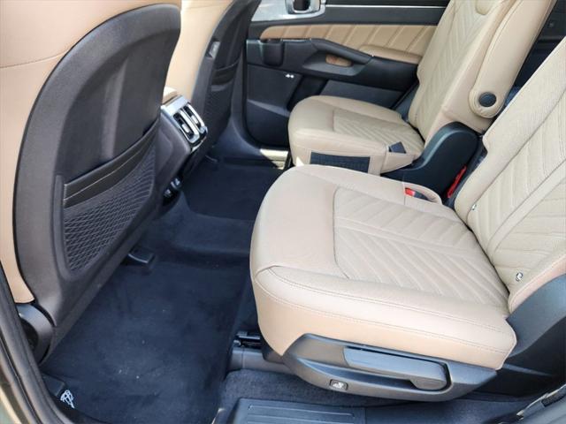 new 2025 Kia Sorento car, priced at $45,533