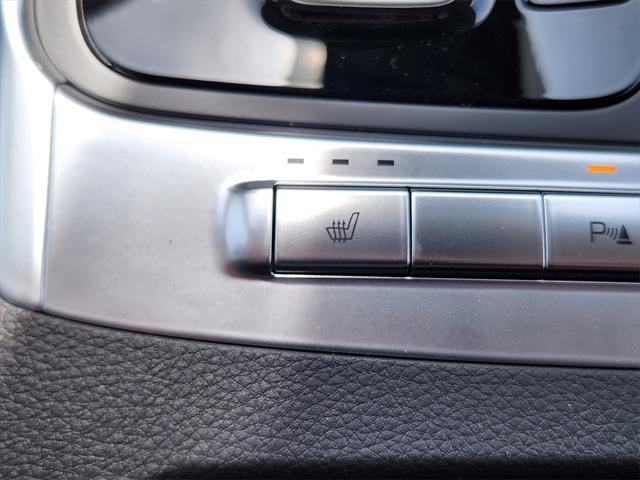 new 2025 Kia Carnival Hybrid car, priced at $42,684
