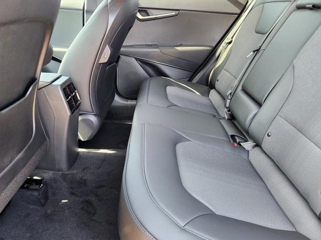 new 2025 Kia Niro car, priced at $31,074