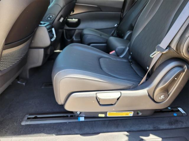 new 2025 Kia Carnival car, priced at $46,112
