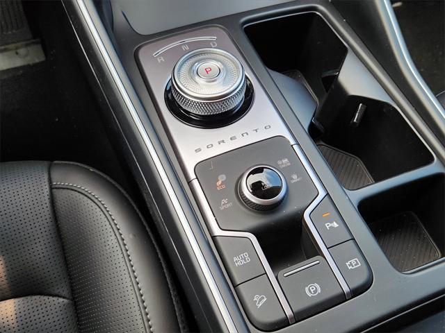 new 2025 Kia Sorento Hybrid car, priced at $38,723