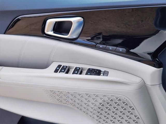 new 2025 Kia Carnival Hybrid car, priced at $51,960