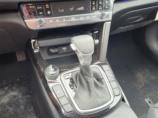 new 2025 Kia Seltos car, priced at $32,175