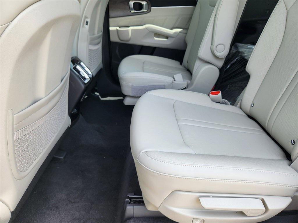 new 2025 Kia Sorento car, priced at $43,805