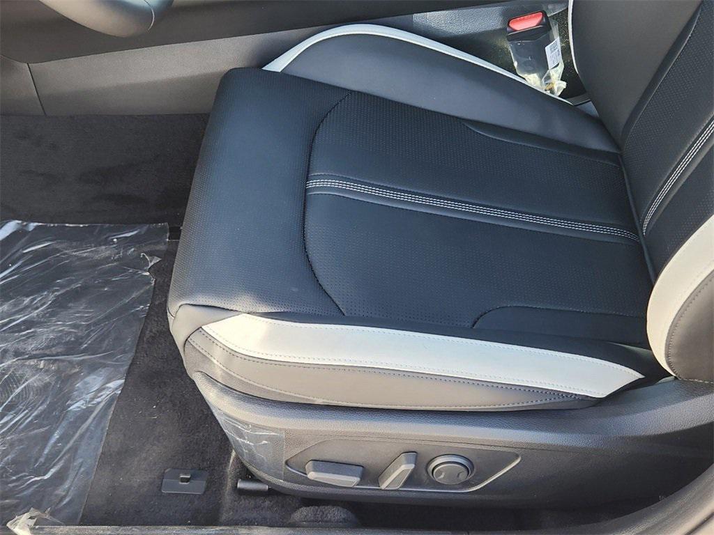 new 2025 Kia K5 car, priced at $32,526