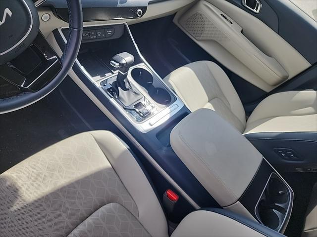used 2025 Kia Carnival car, priced at $40,555