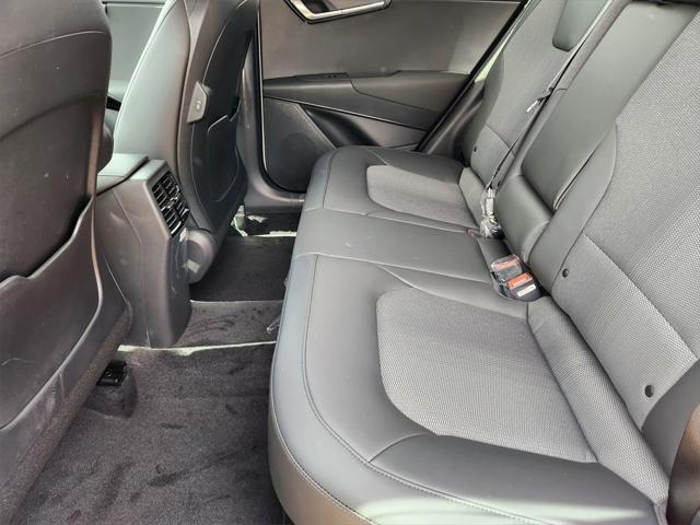 new 2025 Kia Niro car, priced at $33,033