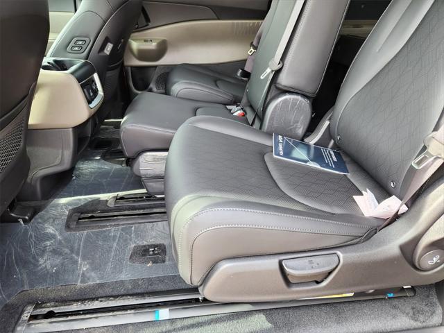 new 2025 Kia Carnival Hybrid car, priced at $47,153