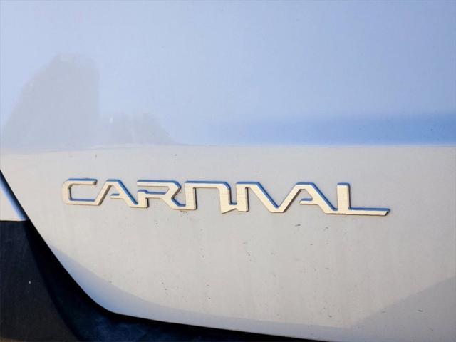 new 2025 Kia Carnival car, priced at $47,624