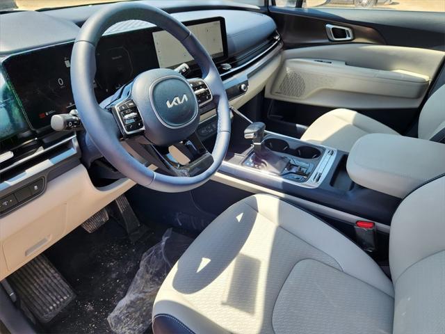 new 2025 Kia Carnival car, priced at $47,624