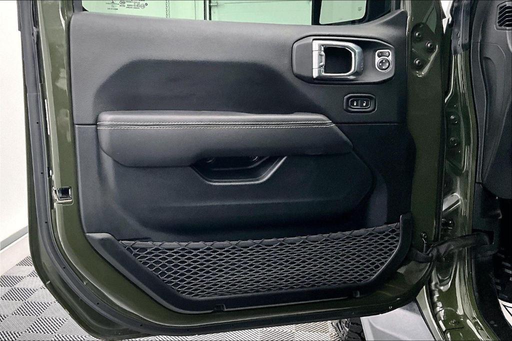 used 2021 Jeep Gladiator car, priced at $33,000